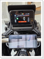 So muss das sein. Mittig am Lenker.